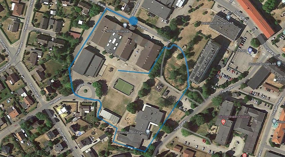 Kartbild över Antilopenskolan och området runt omkring skolan. På kartan är en linje ritad som visar var vi ska gå under vandringen.